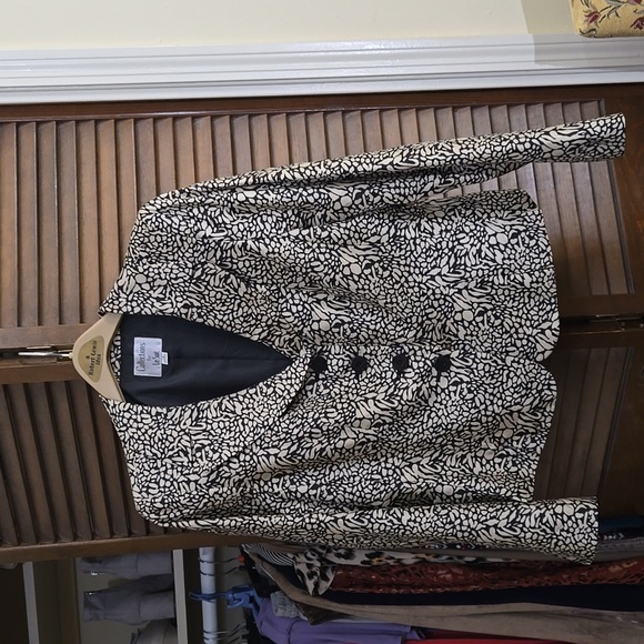 Le Suit jacket like new condition - Picture 2 of 10